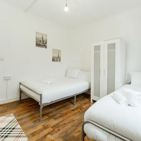 Upton Park Bedrooms 25 Min To Central London-3