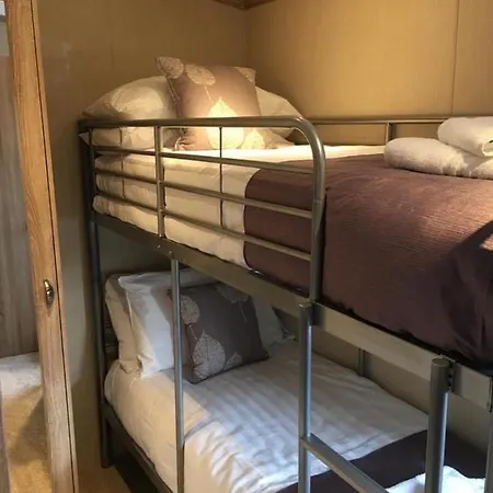 Lemon Tree Lodge-2