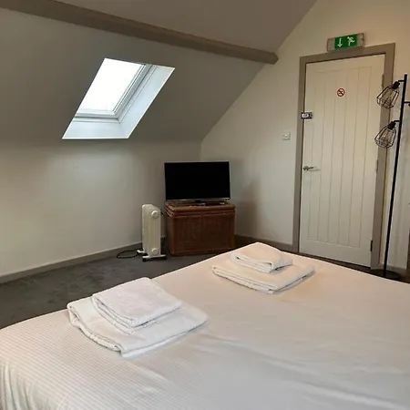 The Reynard Rooms @The Fox Inn-3