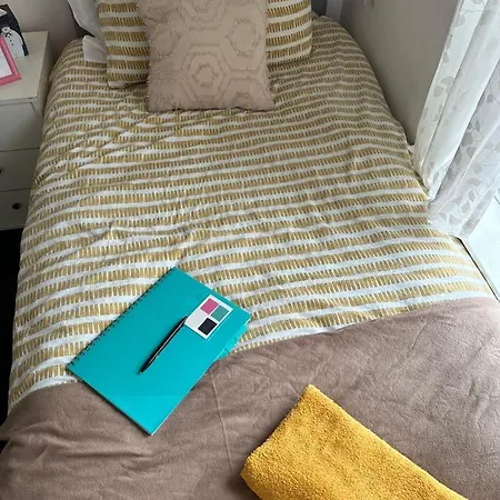 Luton Home From Home B&B-2