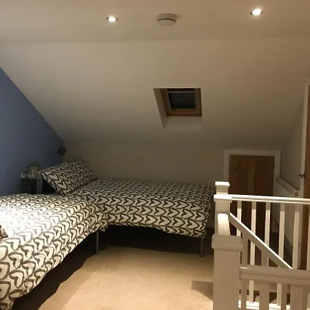 Derby Pride Park Private Ensuite Room- 2 Beds- Free Parking-2