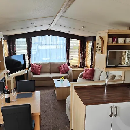 Holiday Home Sleeps Six-2