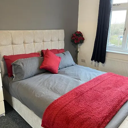 The Botley Road House-3