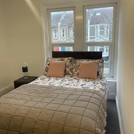 Lovely Room In Bristol 5-3