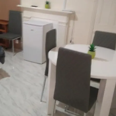 Spacious Room Near Manchester City Centre-2