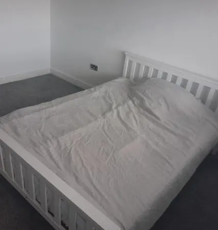 Short And Long Night Stay - Very Close To Gatwick And City Centre - Private Airport Holiday Parking - Early Late Check-Ins-2