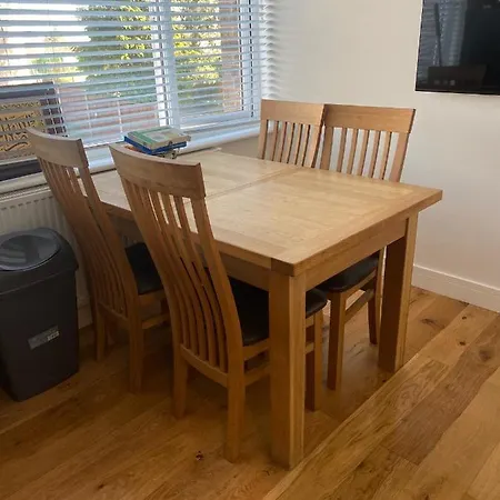 Short And Long Night Stay - Very Close To Gatwick And City Centre - Private Airport Holiday Parking - Early Late Check-Ins-3