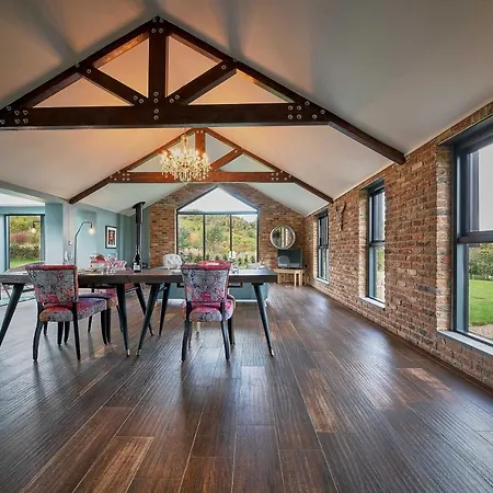 Woodland Barn-2