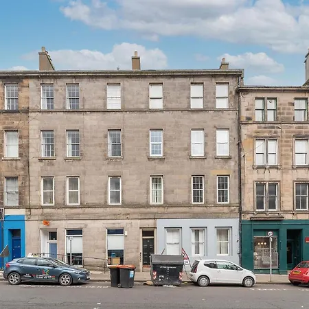 Spacious Ensuite Rooms In Edinburgh City Centre - Excellent Location-3
