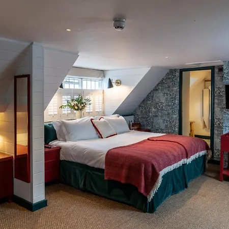 The Double Red Duke, Cotswolds-2