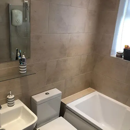Cozy Small Double Room In Quiet Cul-De-Sac-3