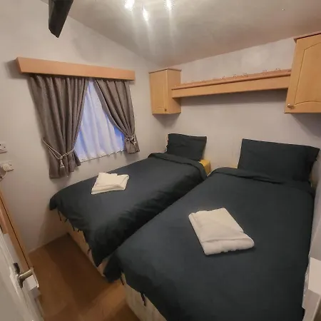 Vacation Escape - Valley Farm -Clacton-On-Sea - Holiday Park-2
