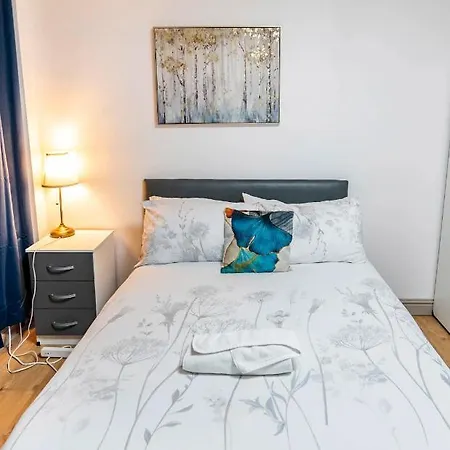 Double Bed Room In Flat Near Birmingham City Centre-3