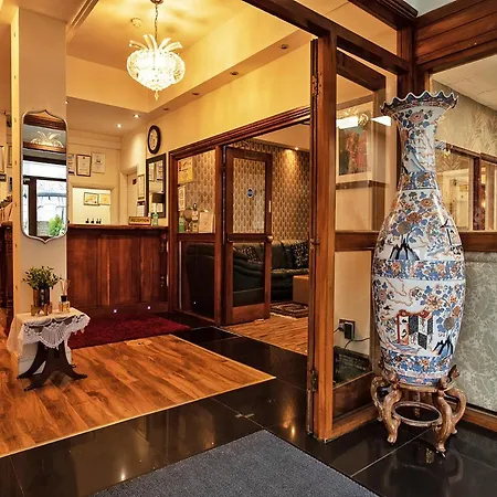 The Waverley Hotel-2