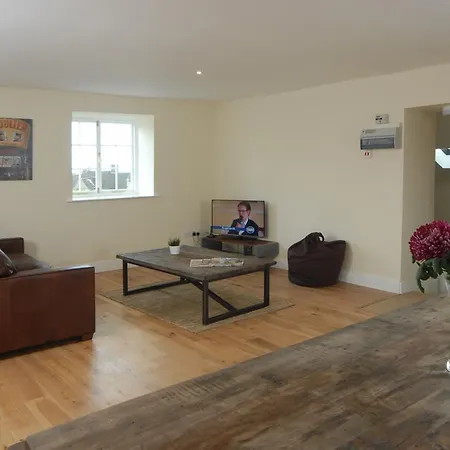 Unicorn Aparthotel Suites-2