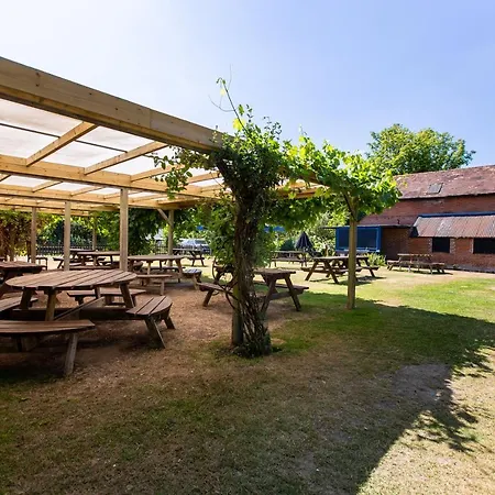 The Woolpack Glamping-3