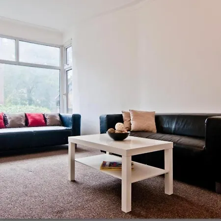 Budget Double Room Close To Leeds University And City Centre-2