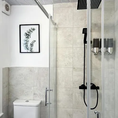 Erin Court Mansions - Suite 10-3