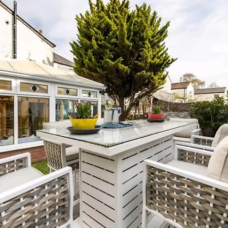 The Mews - Less Than 1Km To City Centre - Stadium - Castle - 10 Min Walk-3