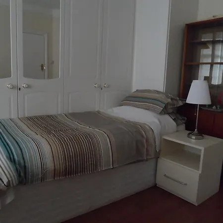 Compton Guest House-3