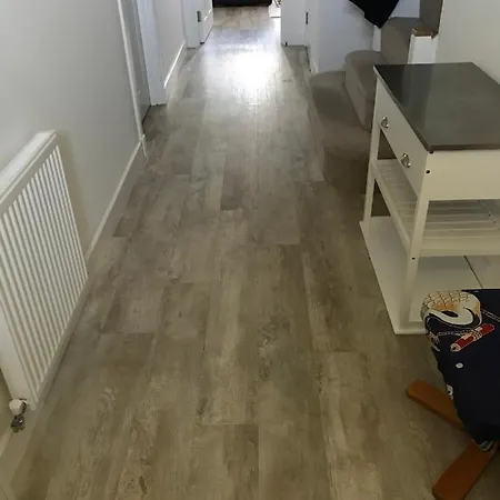 Large En Suite Bedroom With One Double Bed No Breakfast Provided-2