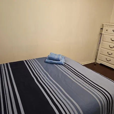 Axel Room 2-3