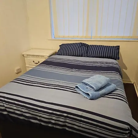 Axel Room 2-2