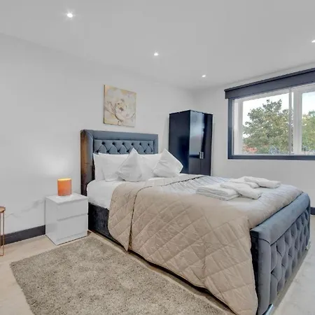 Heathrow Guest House - Fawns Manor-3