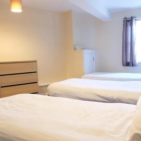Bee Stays - Crossbar Hotel-3