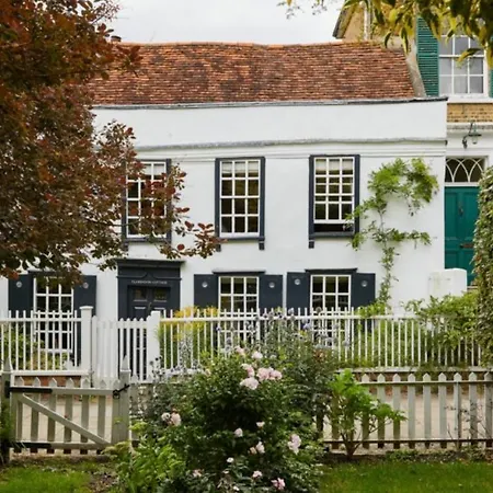 Clarendon Cottage-3