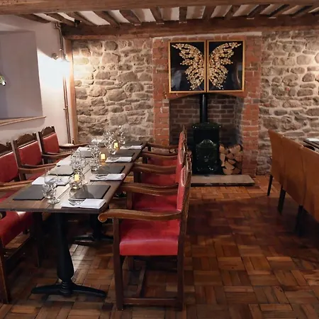 The Wallace Steakhouse With Rooms-2