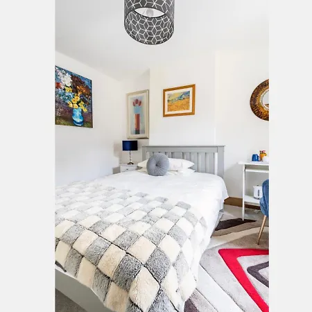 Charming Doubleroom In North Oxford Minimum 3 Nights-3