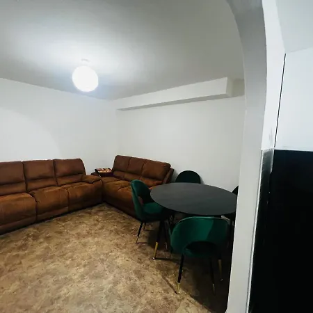 Liberty Inn Room With Sharing Toilet And Kitchen-3