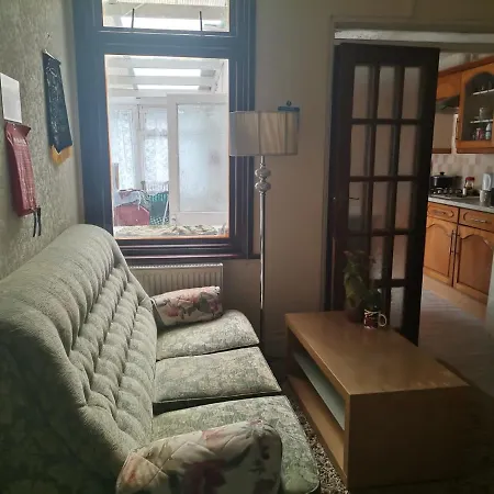 Double Room Available- London Seven Kings Seven Kings Train Station-2