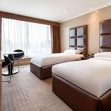 Radisson Blu Edwardian Heathrow Hotel And Conferen-3