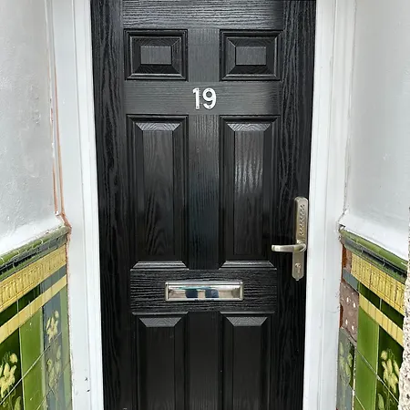 Trendy Town House - Room 1-3