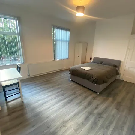 Luxury Fully Furnished Bedrooms-2