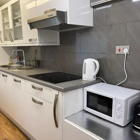Studio Room In Brighton City Centre-2