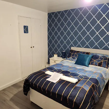Gatwick Star Night Stay - Gatwick-3