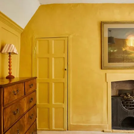 Clarendon Cottage-2