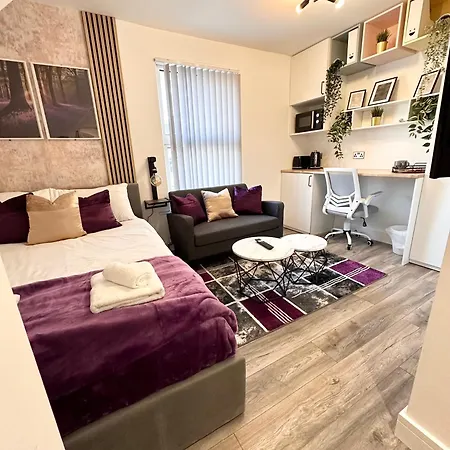 Comfortable Private En-Suite Room In Harborne Park Road - Birmingham R3-3