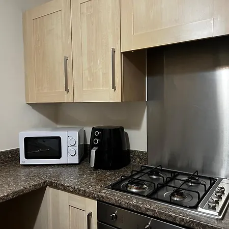 Crownford Guesthouse - Close To Hanley Centre And University-3