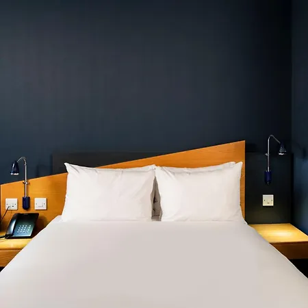 Holiday Inn Express Swindon West By Ihg-3