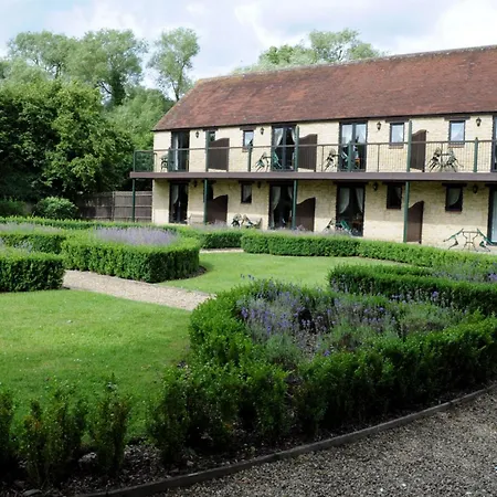 Voco Oxford Thames By Ihg-3