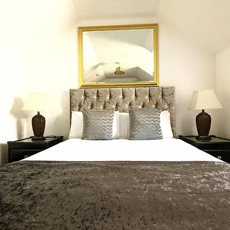 Brookside Hotel & Residents Bar , Cozy Lounge Areas & Terrace ,Suitable For Solo Travelers Couples Educational Groups Families & Contractors Welcome-2