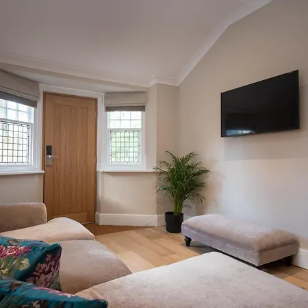 Rowton Hall Hotel And Spa-3