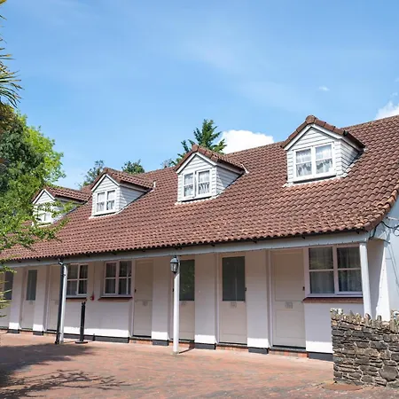 Cedars Inn By Greene King Inns-3