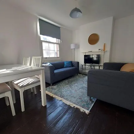Large Double Room In The Heart Of The City-2