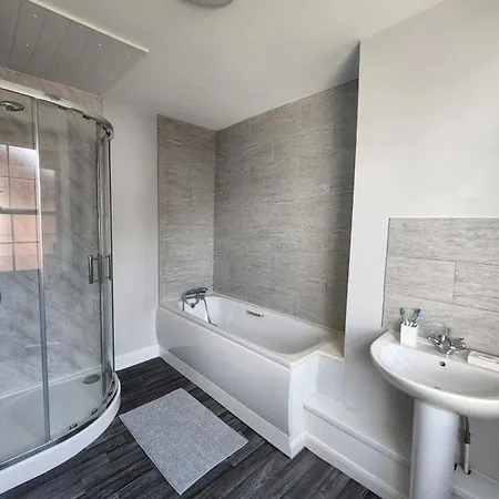 Large Double Room In The Heart Of The City-3