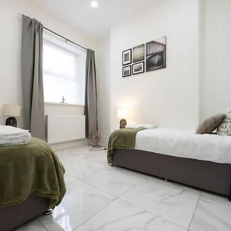 Smart Tv | Wifi | Free Parking-2